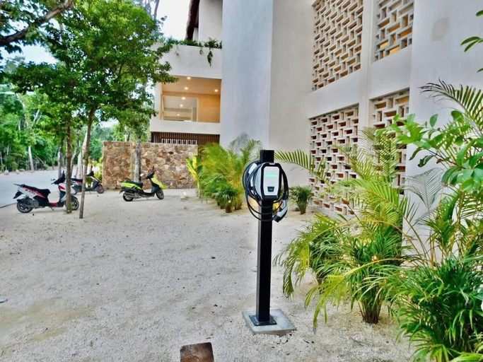 Room 5, 2 BR Amazing Pool Top Amenities Wifi 2FL Gym, Cozumel