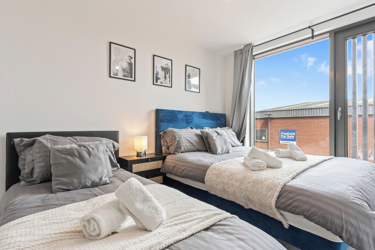 Room 3, Meadow Haven 2 Bed 2 Bath, On-street Park, Netflix, Birmingham