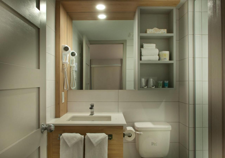 Bathroom 4, Ramada by Wyndham Laval, Laval