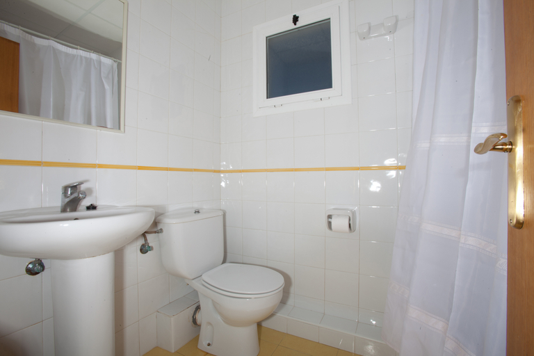 Bathroom 3, Sunway Atlanta Apartments, Barcelona
