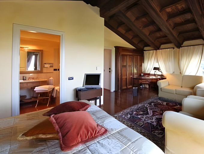 Bedroom 3, Hotel Casa Pavesi, Cuneo