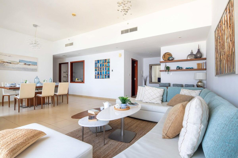 Others 3, Upscale 2BR w/ Mesmerizing Sea Views in JBR, Dubai