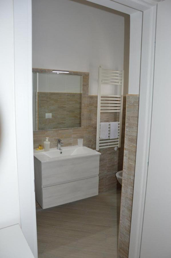 Bathroom 3, EMOZIONI, Taranto