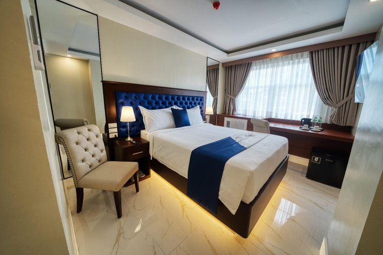The Monaco Hotel, Taytay