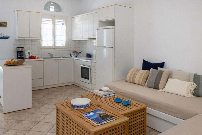 Room 4, Akrotiri Tinos Town, South Aegean