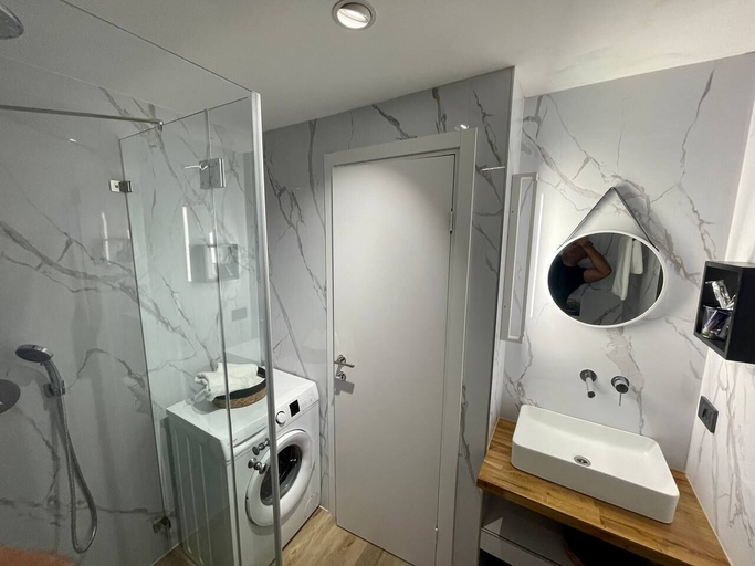 Bathroom 4, C Tower Apartments