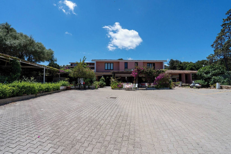 Exterior 4, Porto Rotondo - Appartamento in Centro, 8 Minuti Da Spiaggia Ira, Olbia-Tempio