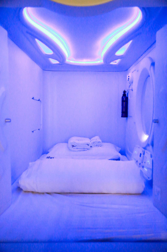 Bedroom 3, Met A Space Pod @ Arab Street, Singapore