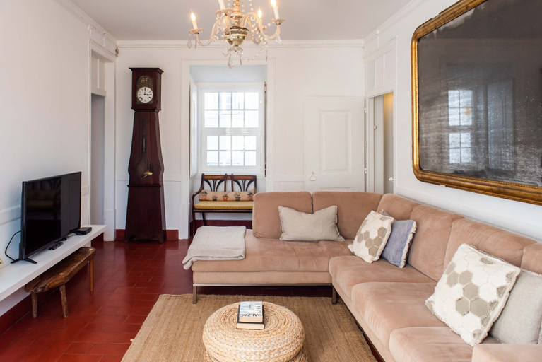 Others 5, Central Ericeira Apartment With Lift, Mafra