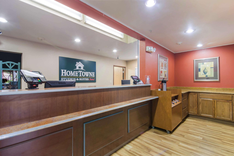 Public Area, HomeTowne Studios & Suites by Red Roof Bentonville, Benton