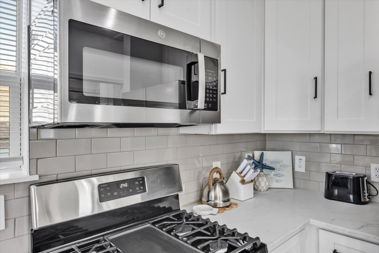 Room 5, Newly Remodeled Home Minutes From Cruise Terminal, Galveston