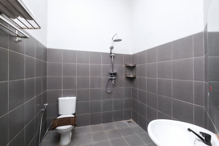Bathroom 4