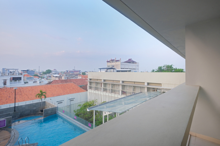 Exterior & Views 20