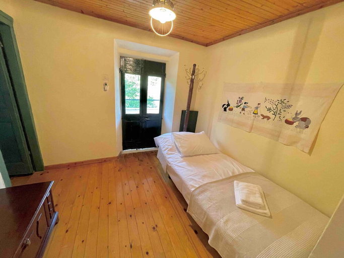 Room 4, Kansoneta-traditional Mansion in Gastouri Village, Ionian Islands