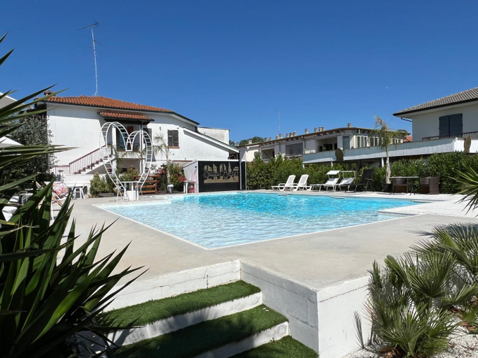 Sport & Beauty 4, DubaiBeachotel, Ferrara