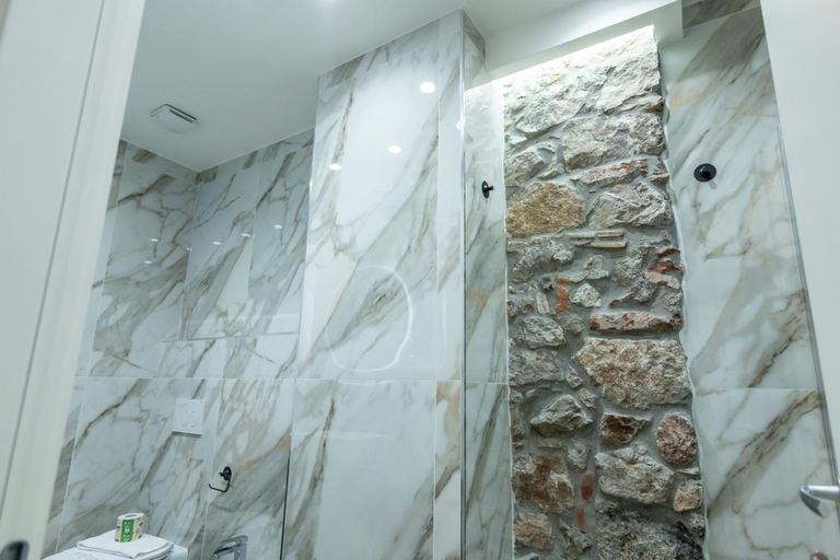 Bathroom 3, San Giusto Rooms, Messina