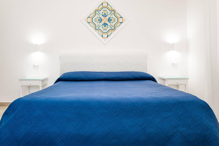 Bedroom 3, Divina Costiera, Napoli