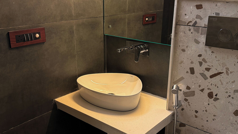 Bathroom 4, Yes Hotel By The Ganges, Garhwal