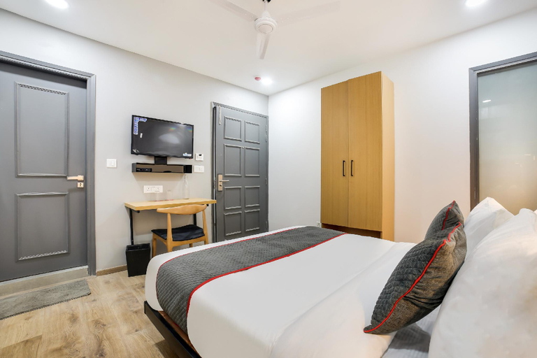 Super Townhouse Shahdara Near Yamuna Sports Complex Formerly Hotel Ipotel, West