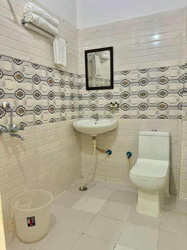 Bathroom 3, Hotel Royal Central Haridwar, Dehradun