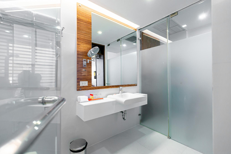 Bathroom 20