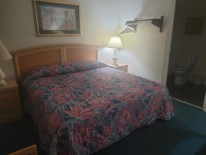 Bedroom 2, Queens Lodge Motel, Palm Beach
