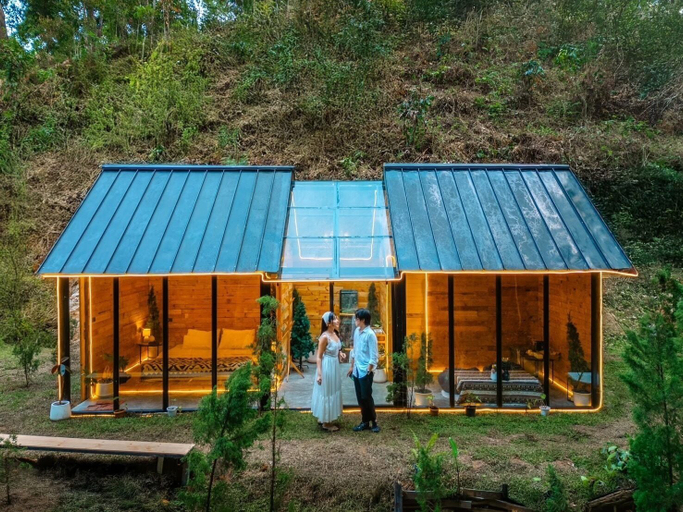 Exterior 11