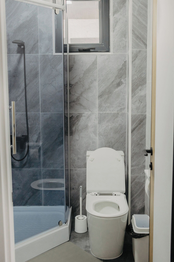 Bathroom 4, TONg Marina, Ysyk-Köl (lake)