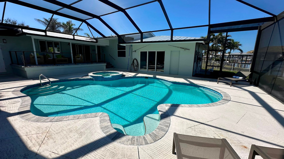 Room 5, Lagoon Getaway in Fort Myers Beach, Lee