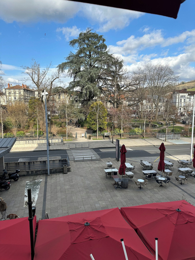 Others 5, Square Hotel, Cantal