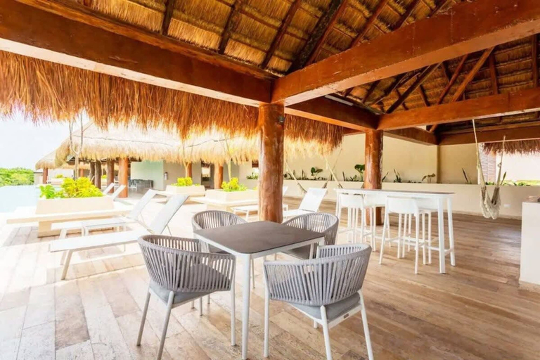 Room 3, 2 BR Amazing Pool Top Amenities Wifi 2FL Gym, Cozumel