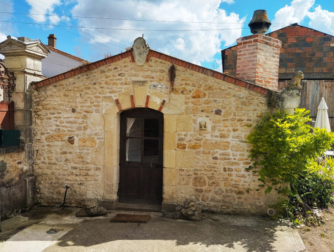 Gatekeepers Cottage Tiny House, Taize, Deux-Sevres, Velo Francette, Deux-Sèvres