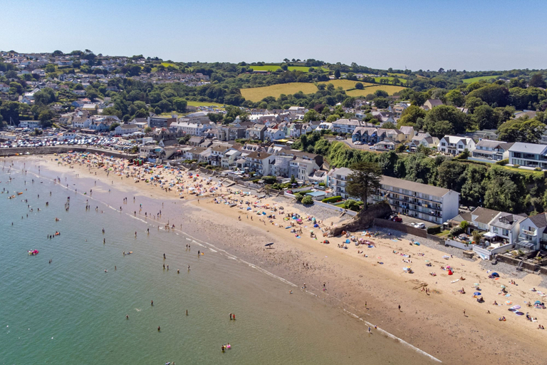 Room 4, Beach Retreat - Sea Views Parking Beach Access, Pembrokeshire