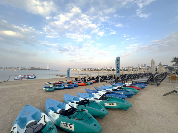 Room 4, Palm Living 2BR Maid w Pool Beach Access, Dubai