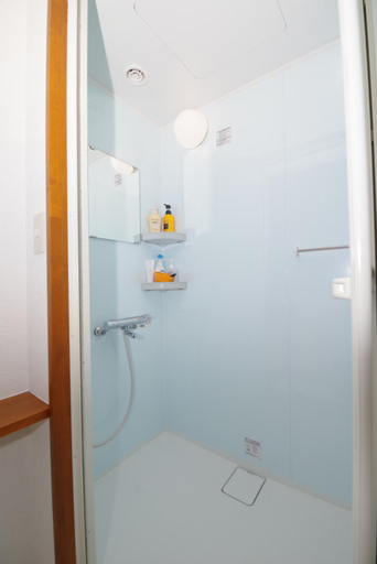 Bathroom 12