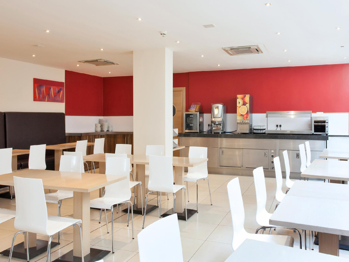 Food & Drinks 5, Travelodge Aldgate East, London