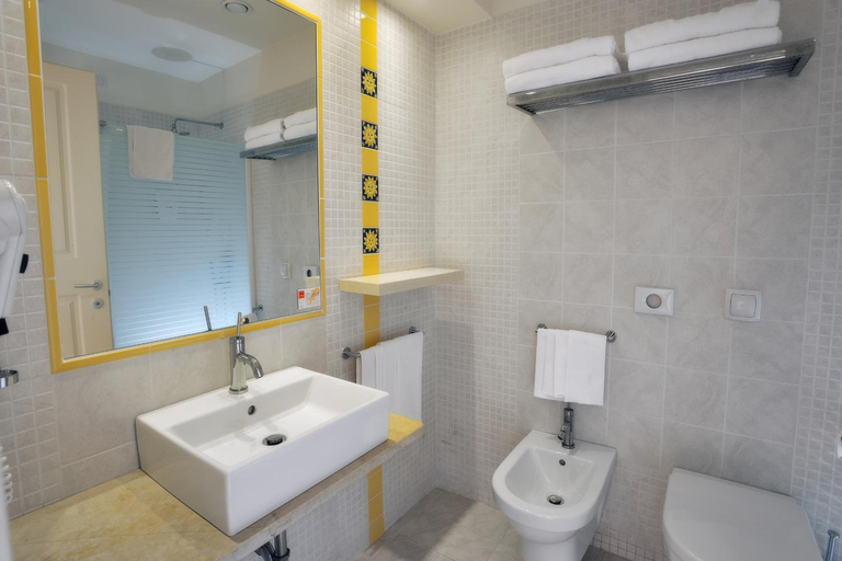 Bathroom 4, Sikania Resort & Spa, Caltanissetta