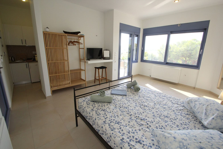 Room 5, Schinos by Frangki, Attica