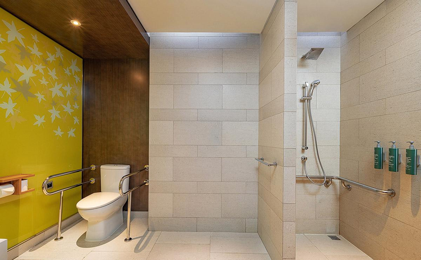 Bathroom 14