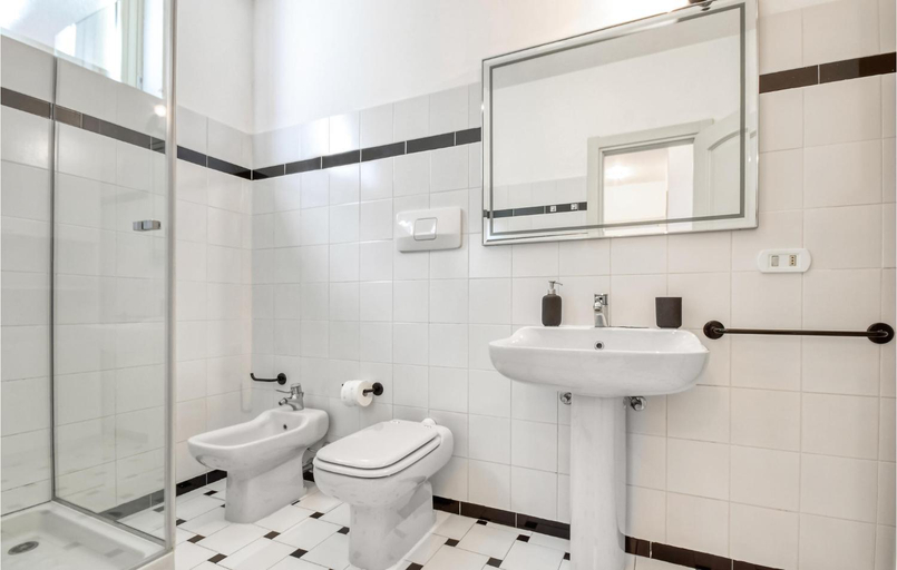 Bedroom 2, 3 Bedroom Beautiful Home In Rapallo, Genova