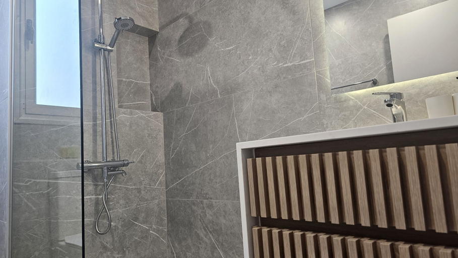 Room 4, 37 NIC - Stay City Center Gem