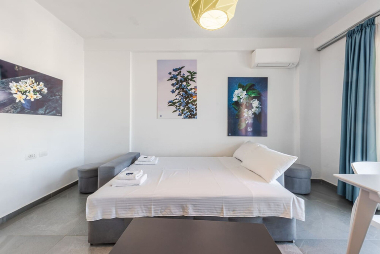 Room 2, Expansive Apartment With Beach Access - Jasemin, Durrësit