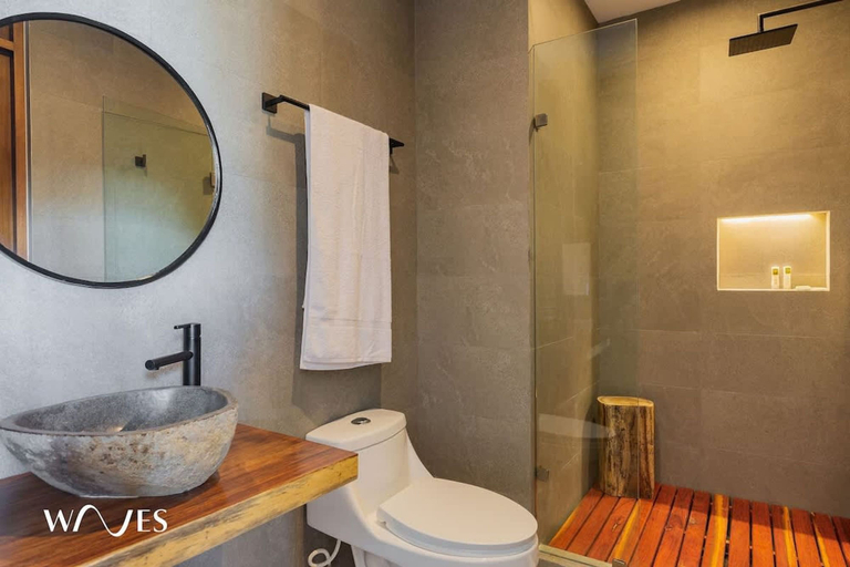 Bathroom, Luminous 2 BR With Roof Pool Close to Hotel Zone by Waves Management, Cozumel