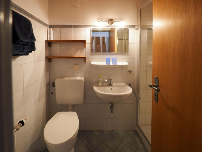 Bathroom 3, Beim Lenz, Traunstein