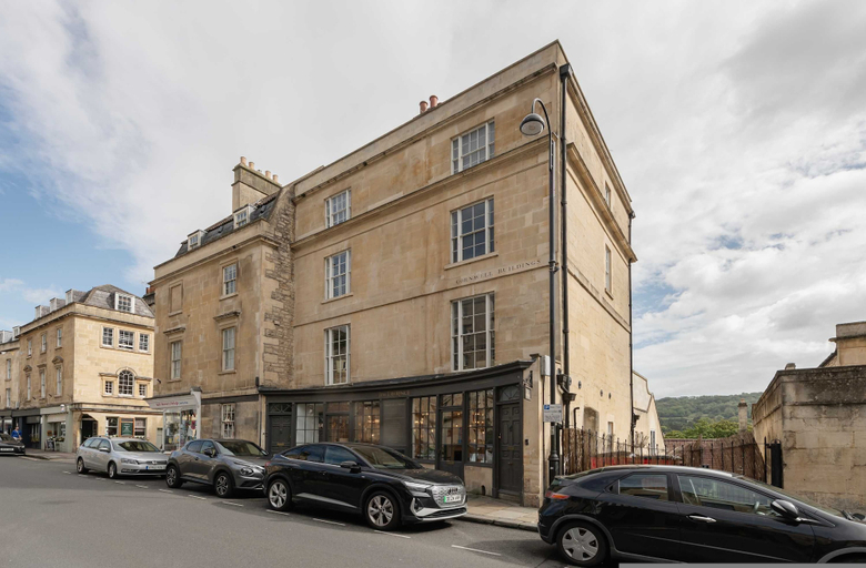 Room 3, Former Wine Vaults With Hot Tub Private Courtyard, Bath and North East Somerset
