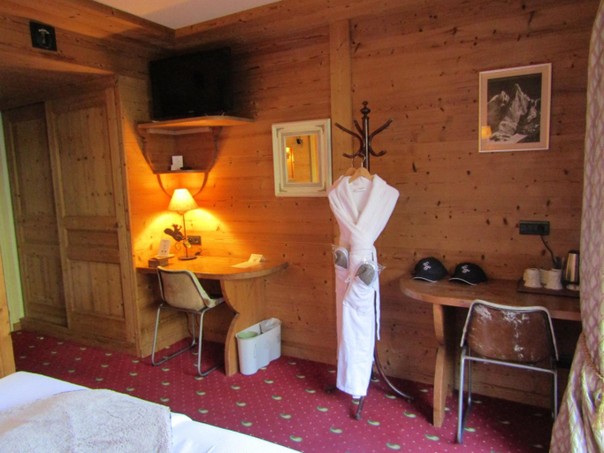 Bedroom 3, Hôtel les Grands Montets, Haute-Savoie