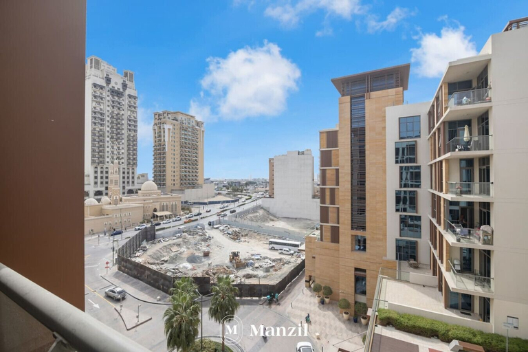 Room 3, Manzil - Stylish 2BR nr Metro Station Al Jaddaf, Dubai