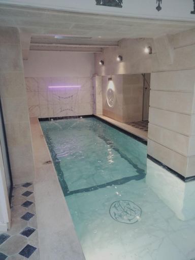 Palazzo Di Acqua, Sarthe