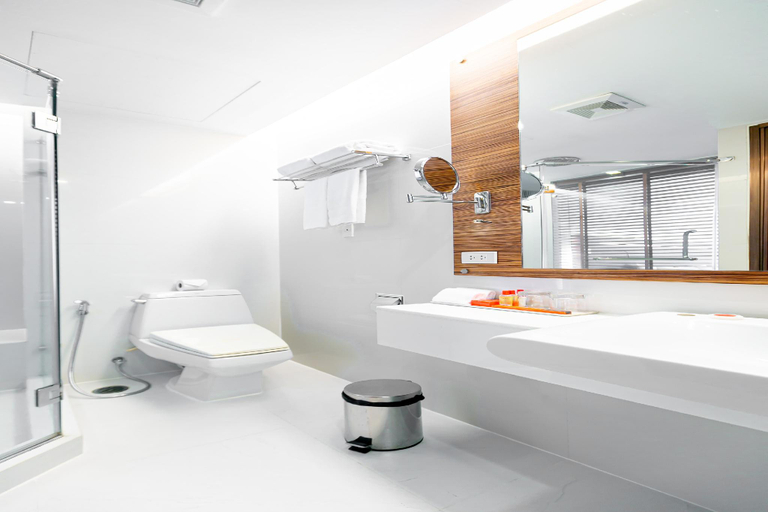 Bathroom 17