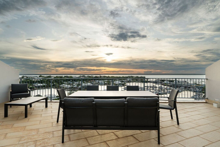 Room 4, Harbour Haven Penthouse Marina View Balcony BBQ, Larrakeyah